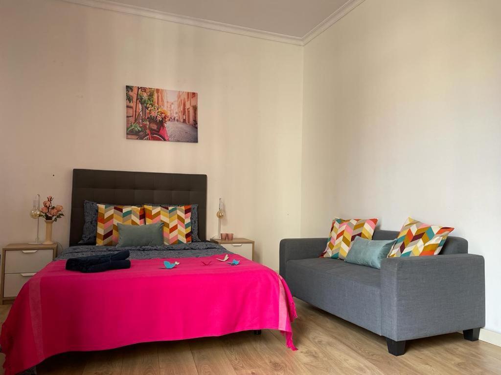 By La Rambla Rooms Barcelona Exterior photo
