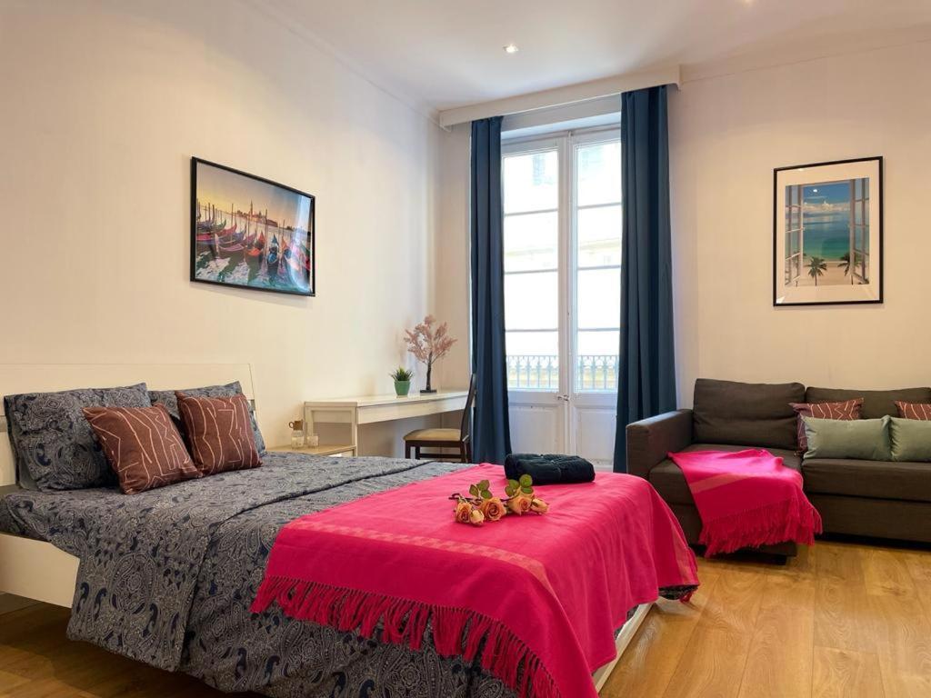 By La Rambla Rooms Barcelona Exterior photo